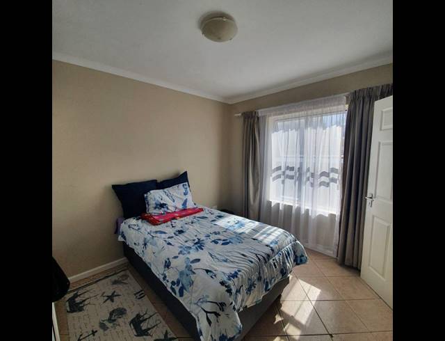 2 BEDROOM PROPERTY TO RENT IN WEST HILL